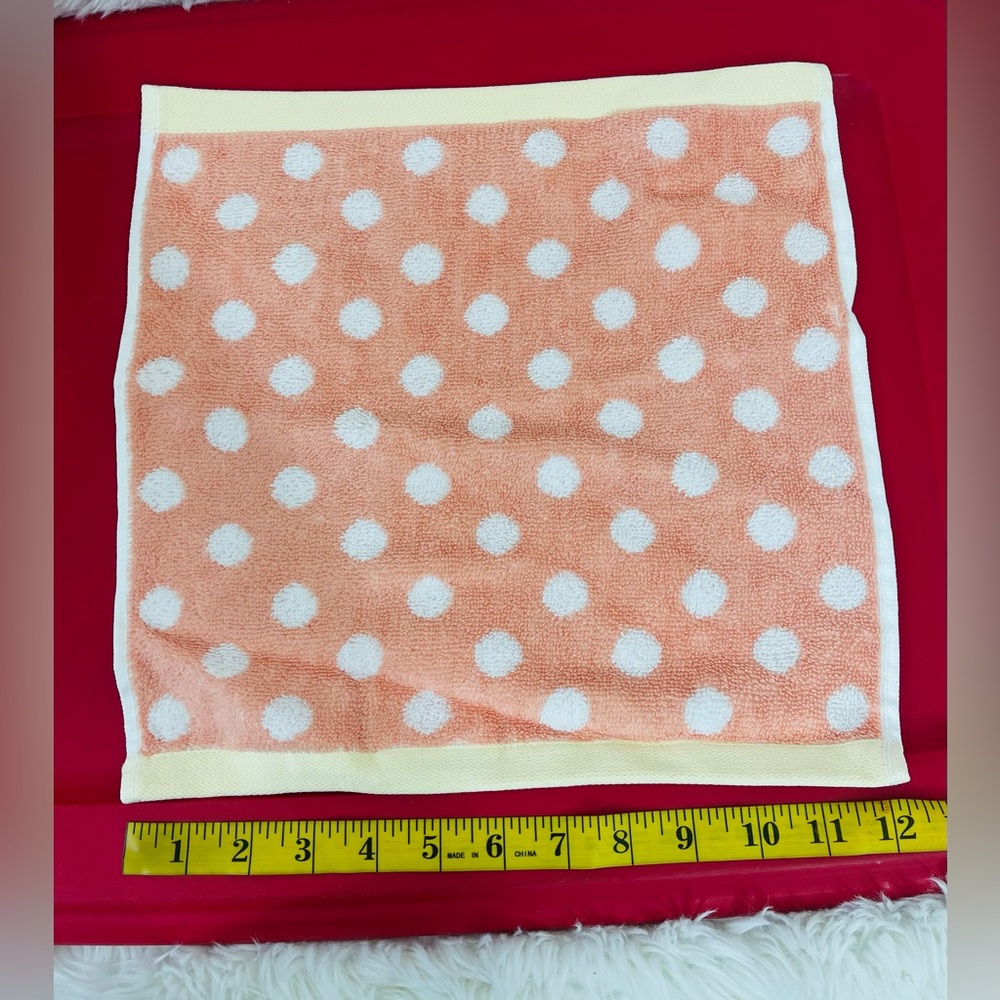 New Martha Stewart hand towel polka dot beautiful
soft 🎁 birthday home bath cute